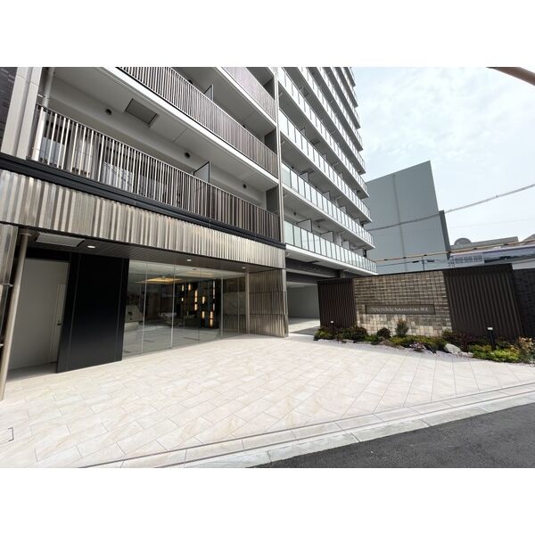 19/28 エントランス