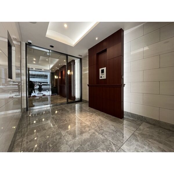 20/28 エントランス