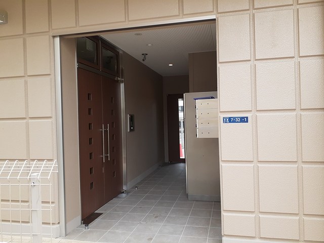 14/20 エントランス