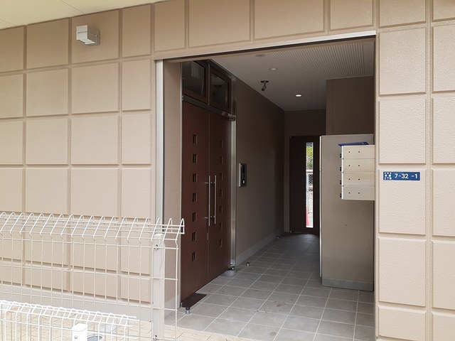 14/20 エントランス