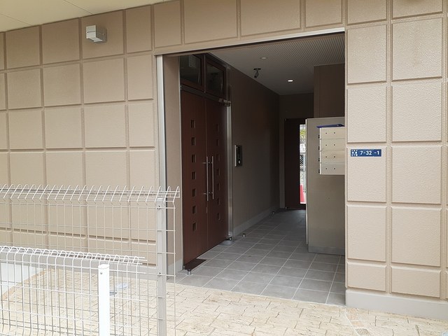 14/20 エントランス