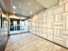 2/2 エントランス