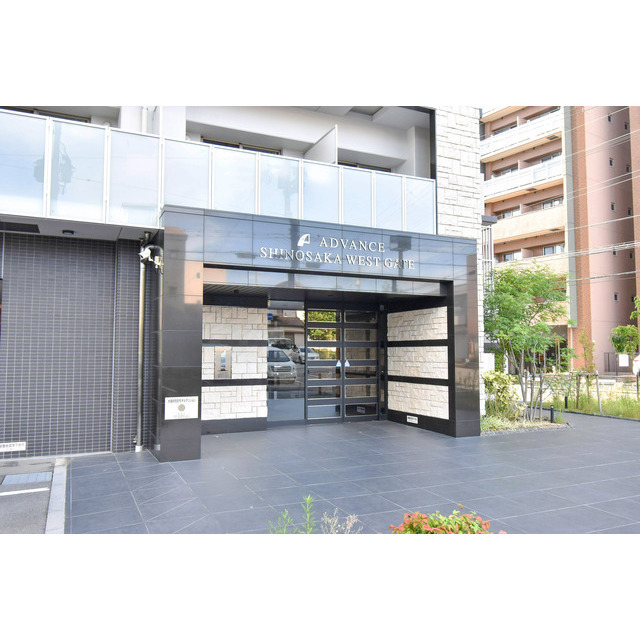 16/17 エントランス