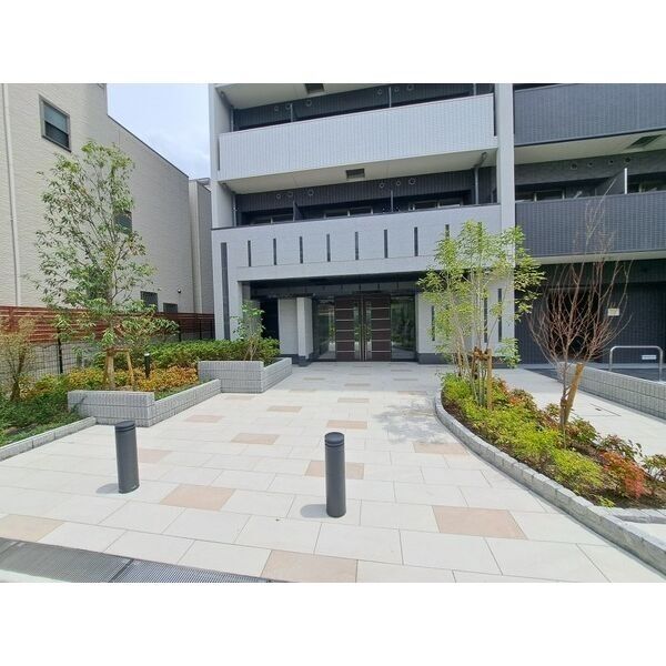 18/26 エントランス