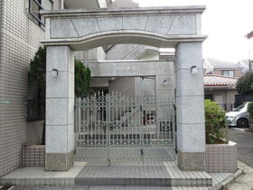 16/16 エントランス