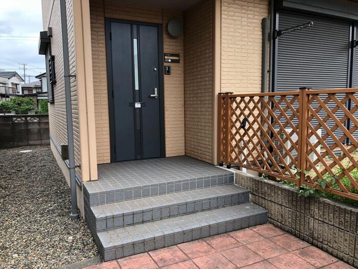 16/17 エントランス