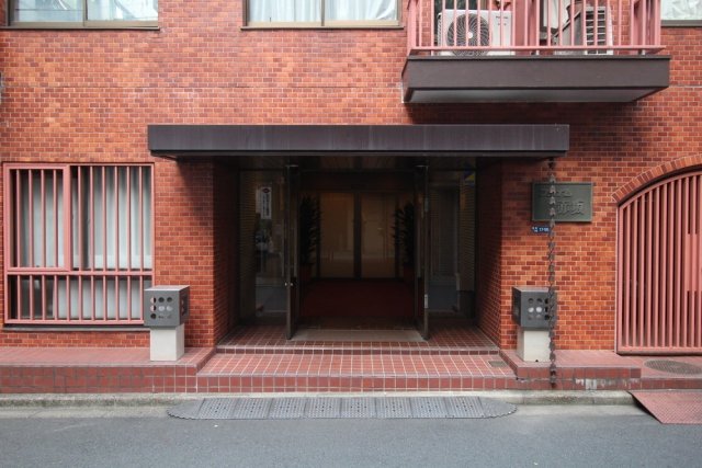 16/18 エントランス