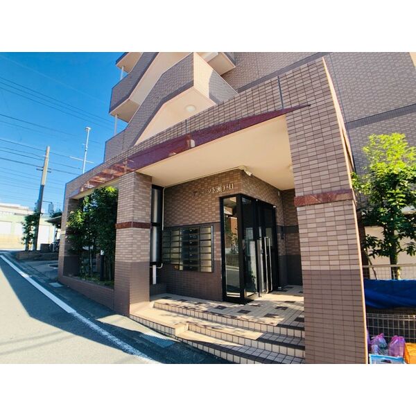 18/20 エントランス