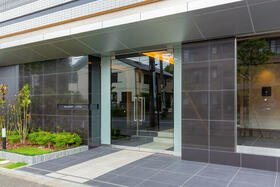 16/16 エントランス