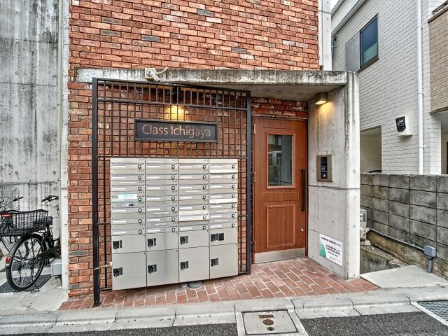 24/30 エントランス