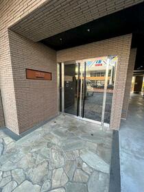 17/17 エントランス