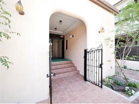 5/5 エントランス