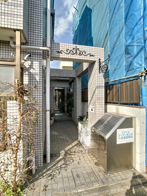 22/23 エントランス