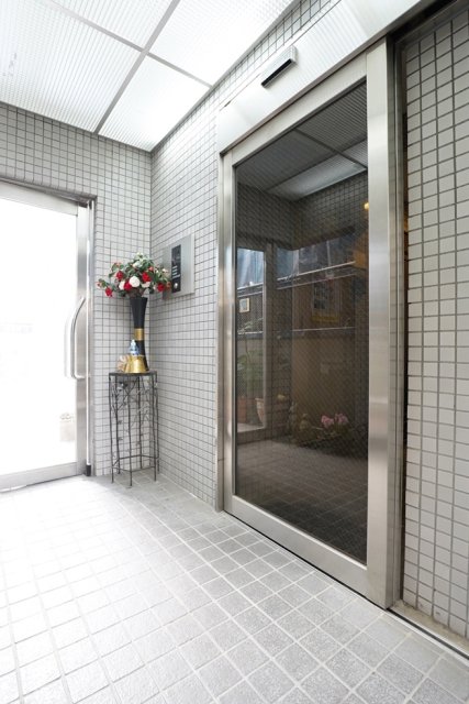 21/23 エントランス