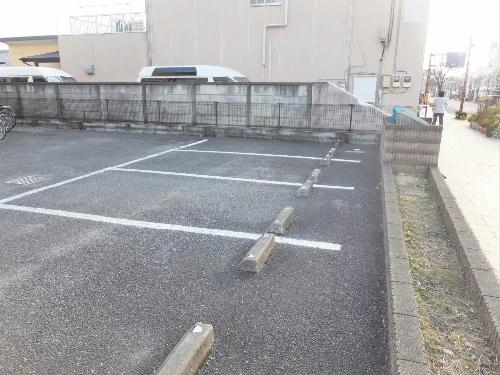 14/14 駐車場
