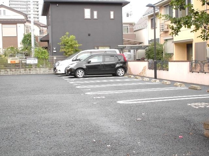 3/3 駐車場