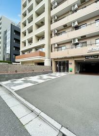 16/16 エントランス