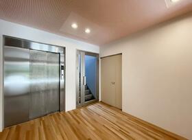 3/3 エントランス