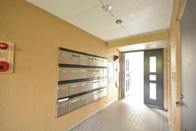 16/16 エントランス