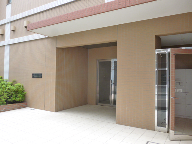 22/30 エントランス