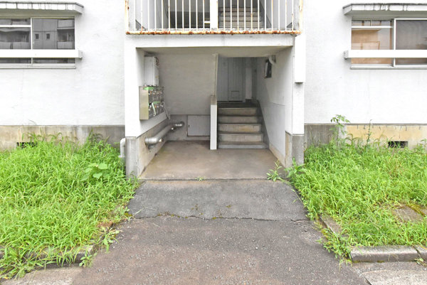 15/23 エントランス