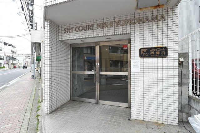 22/23 エントランス