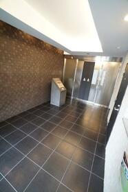 5/5 エントランス