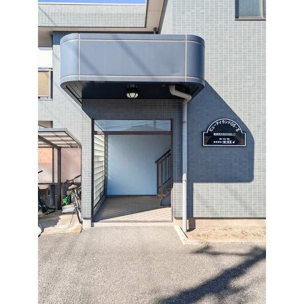 8/11 エントランス