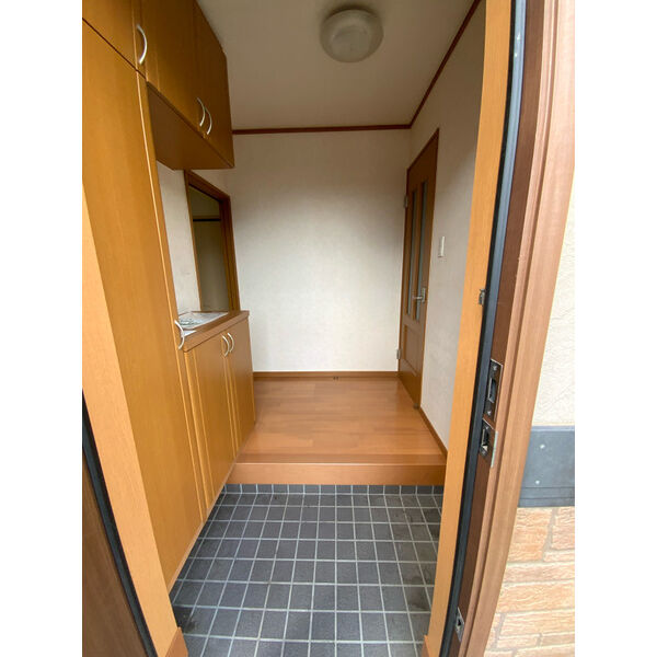 15/23 エントランス