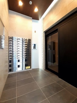 14/20 エントランス