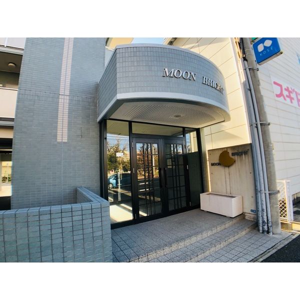 17/17 エントランス