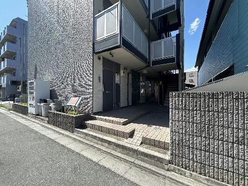 14/22 エントランス