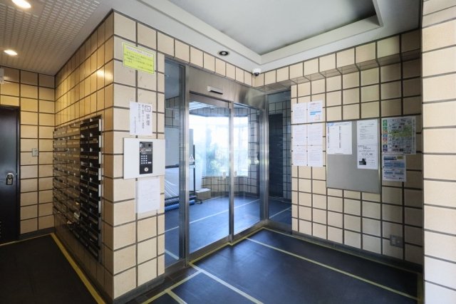 25/26 エントランス