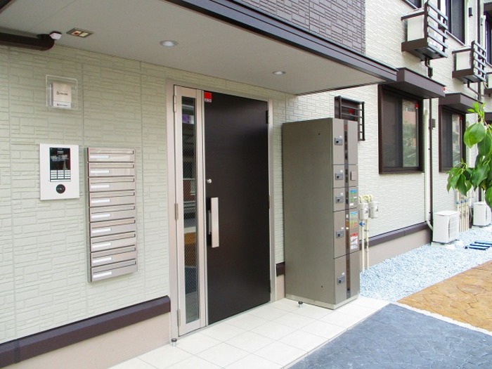 18/19 エントランス