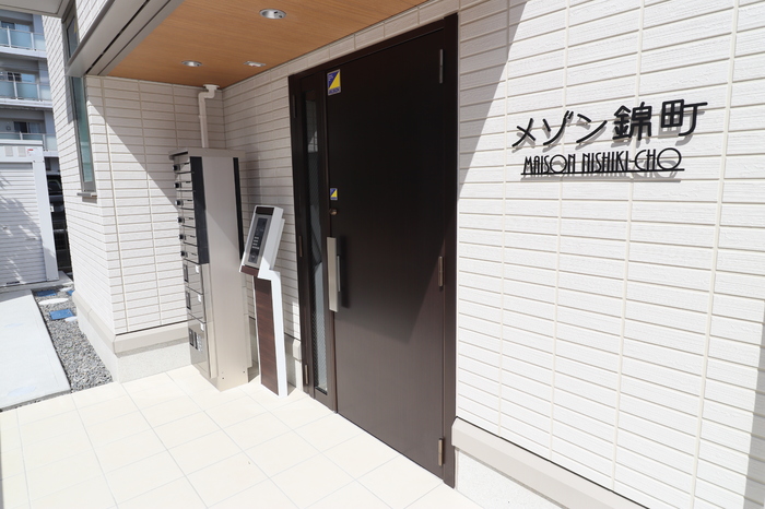 19/20 エントランス