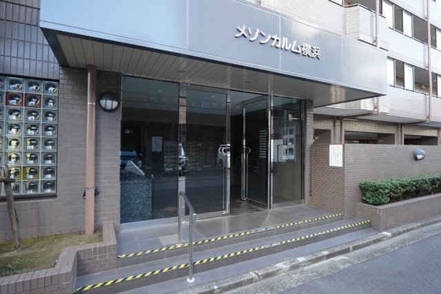 25/29 エントランス