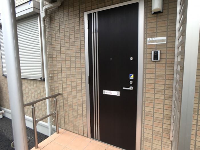 19/27 エントランス