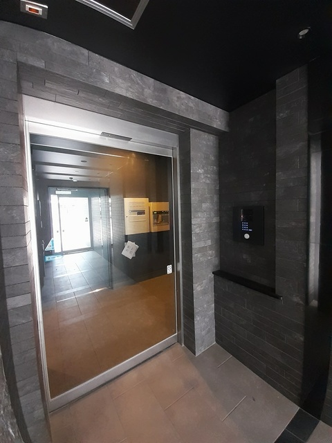 14/20 エントランス