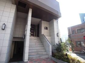 13/13 エントランス