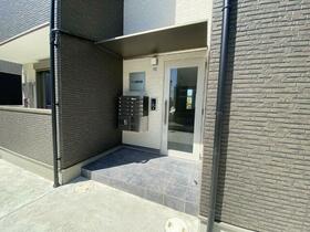 16/16 エントランス