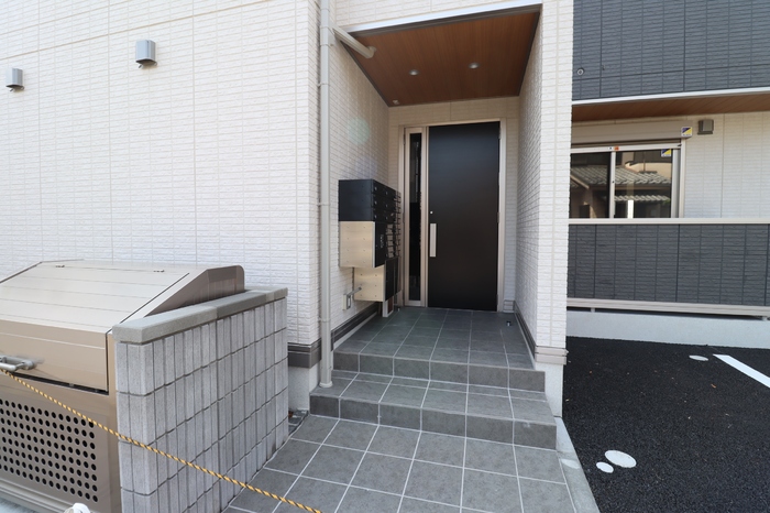 2/2 エントランス