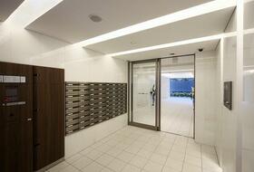 14/14 エントランス