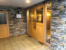 14/14 エントランス