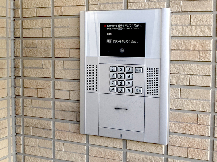 16/23 エントランス