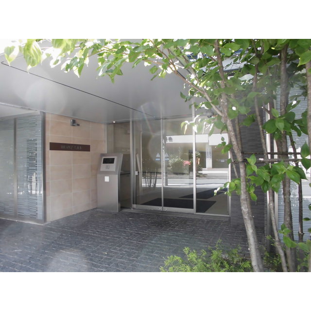 5/5 エントランス