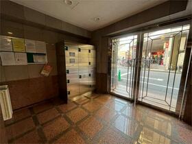 13/19 エントランス