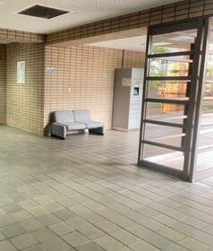 2/2 エントランス