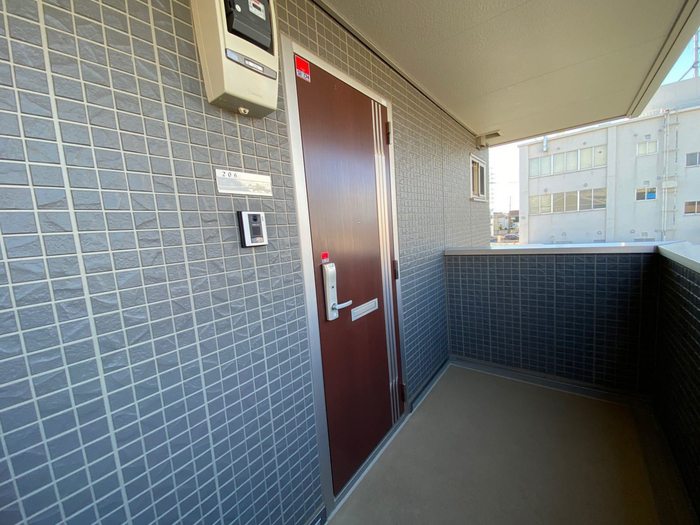 18/24 エントランス