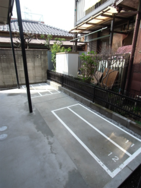16/21 駐車場