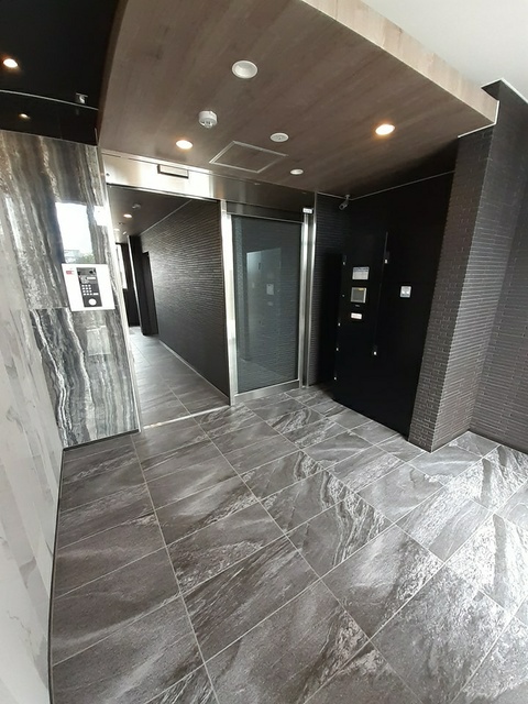 14/23 エントランス